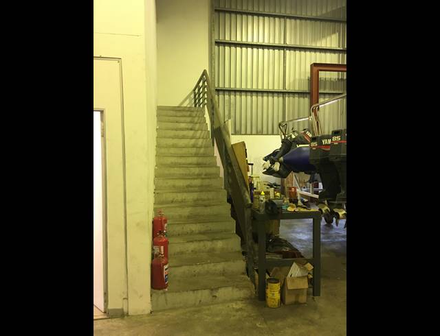 216M² WAREHOUSE RENTED IN BRIARDENE